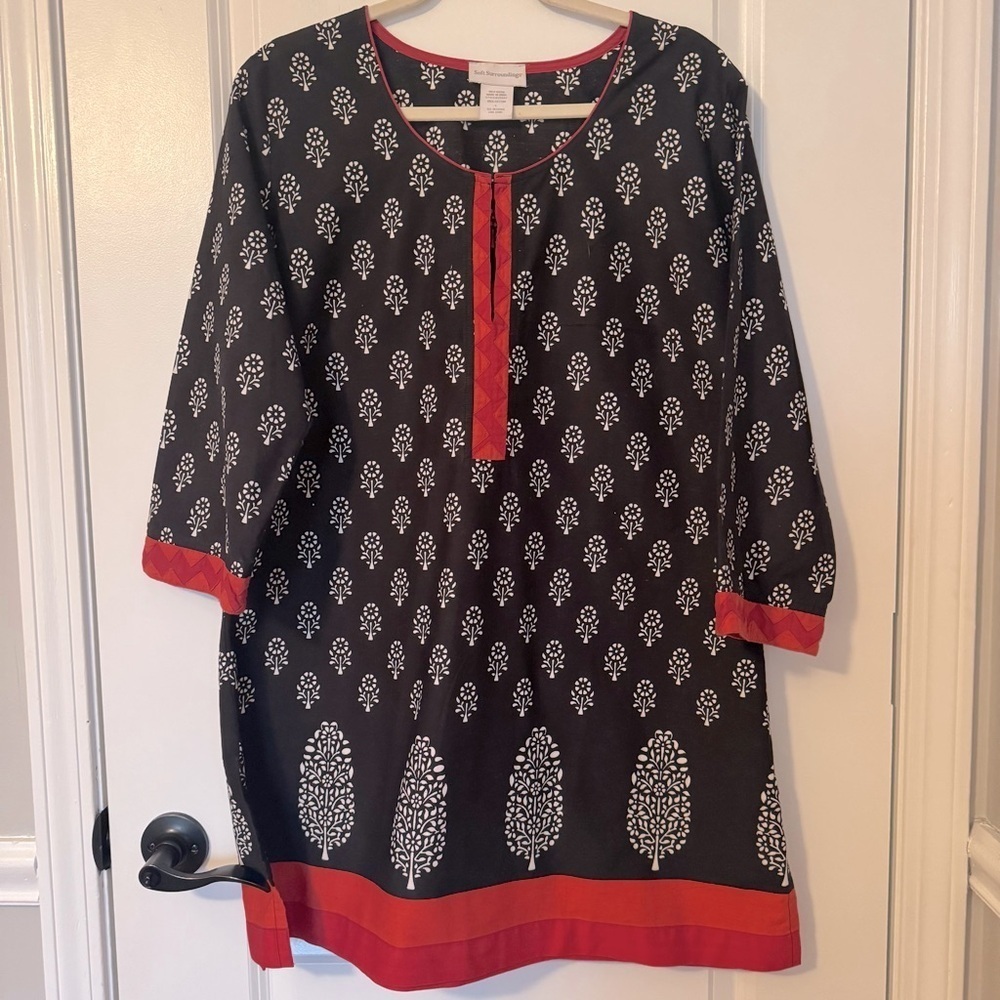 Soft Surroundings Bohemian Floral Black and Red Patterned Women's Tunic Dress
